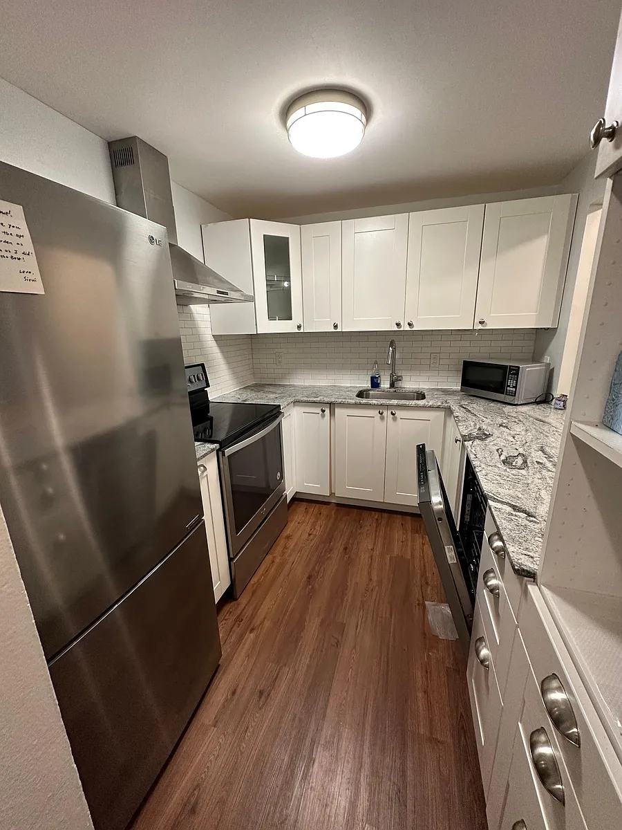 Building Photo - 9974 N Kendall Dr #1016