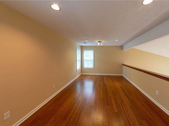 4th image of 130 Seesen Ct