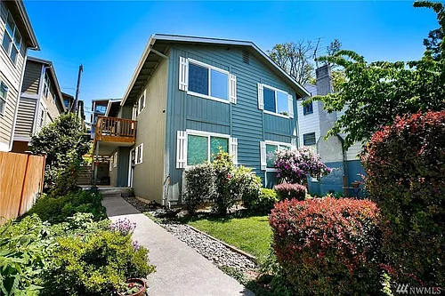4752 Delridge Way SW #1 Photo 1