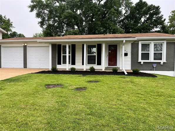 265 Comanche Ln, Florissant, MO 63033