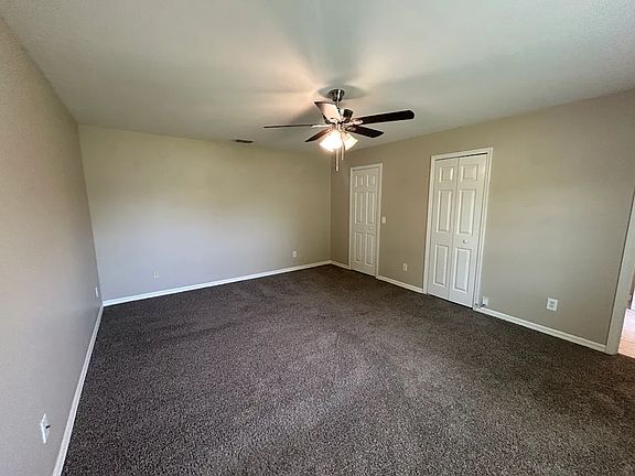 5th image of 621 SW 304th St