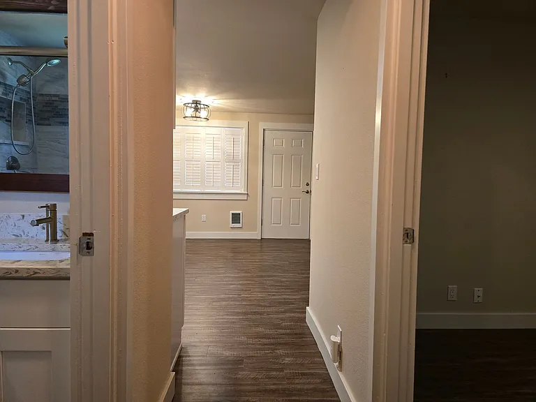 The Grandview Lower — Photo 10