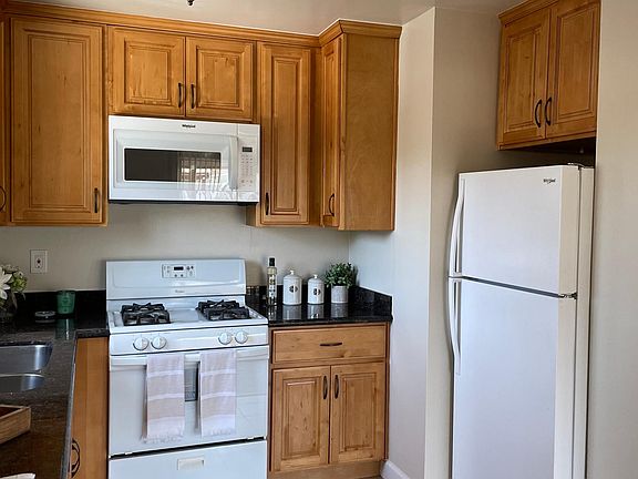 2nd image of 10163 Beardon Dr