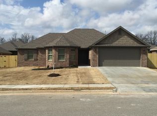 431 Carlson St, Centerton, AR 72719