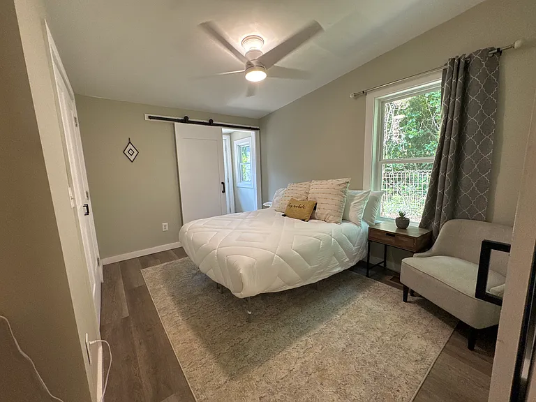 988 Harte Dr SW #B — Photo 5