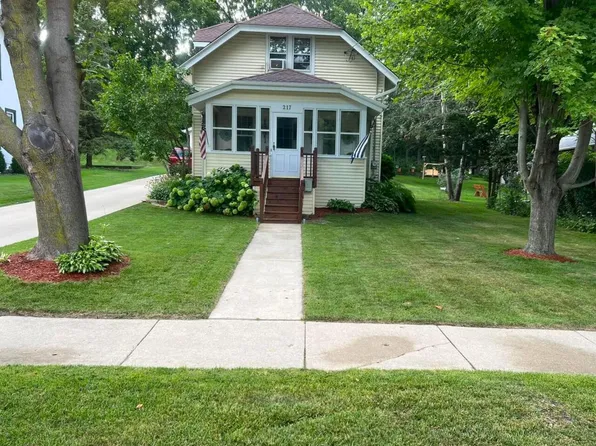 217 North AVENUE, Hartland, WI 53029