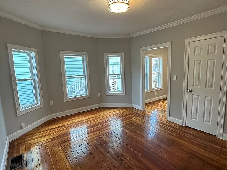 110 Crescent Ave #1 — Photo 4