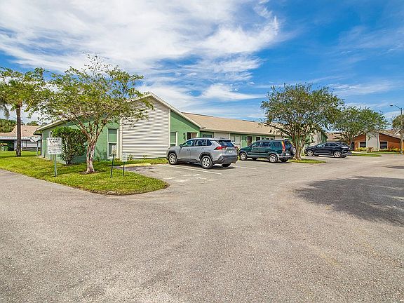 4th image of 34 W Country Cove Way