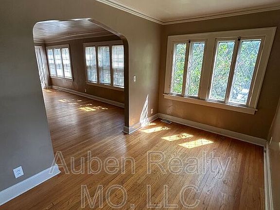5th image of 5446 Charlotte St #1F