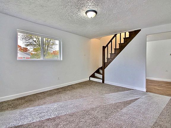 5th image of 2786 Vanderburg St