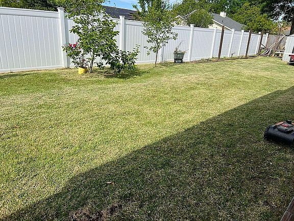 3rd image of 503 Long Lake Dr