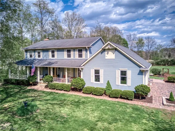 1632 Carriage House Dr, Mogadore, OH 44260