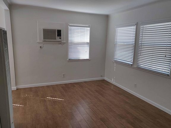 5th image of 412 W C St APT C