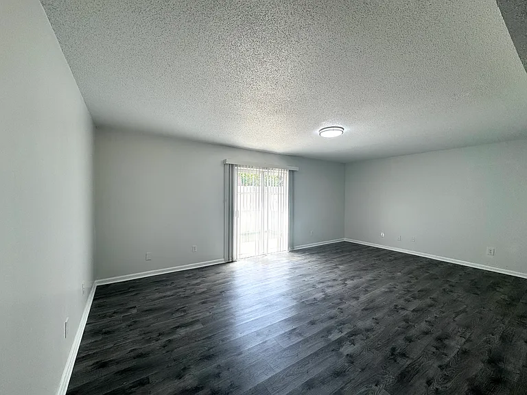 Piney Grove Townhomes — Photo 4