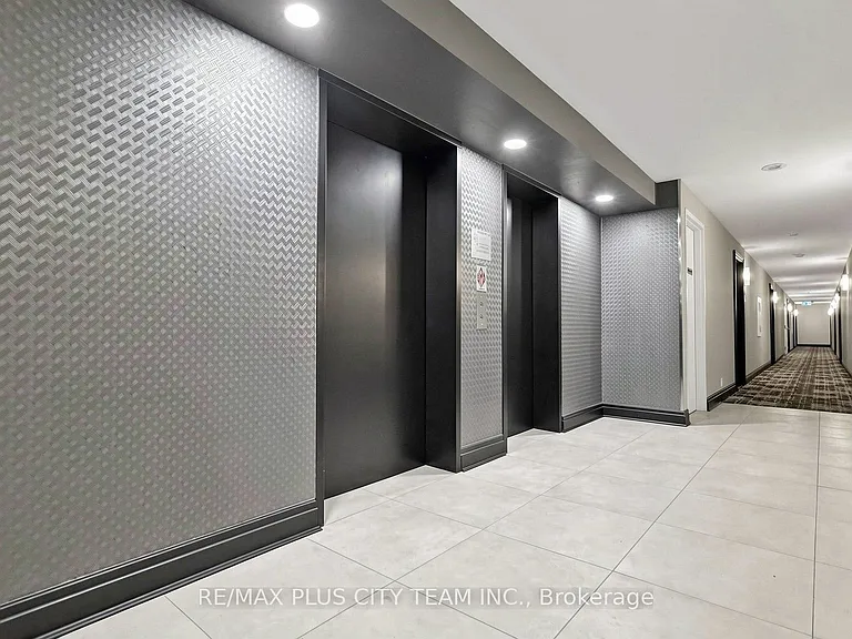 1720 Eglinton Ave E #812 — Photo 22