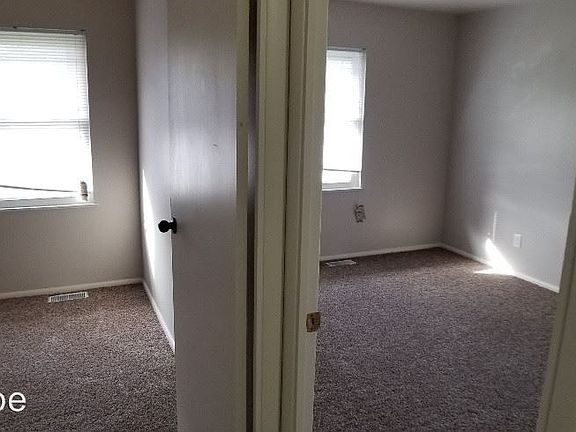 5th image of 932 Windsor Dr