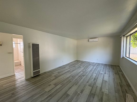 3rd image of 11918 McGirk Ave