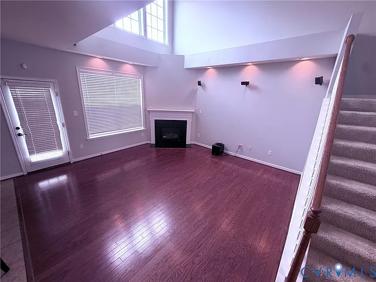 936 Jamerson Ln — Photo 5