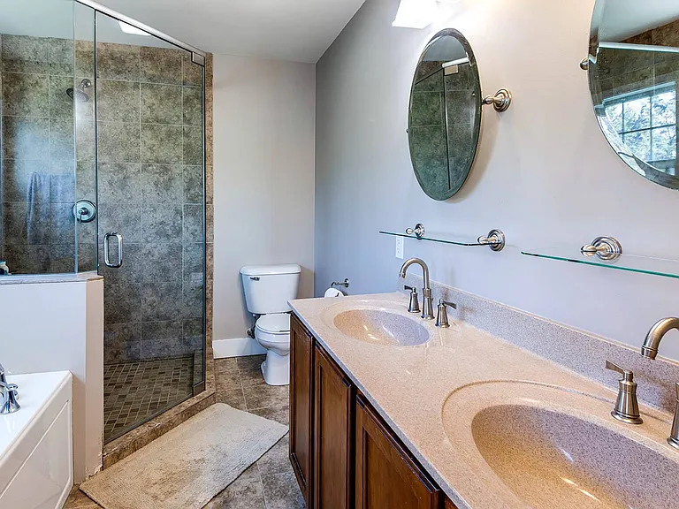 72 Long Ln — Photo 11