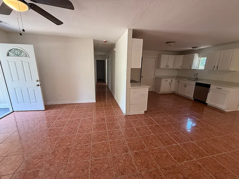 560 Wickford Way — Photo 16