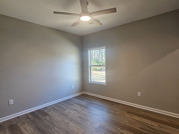 5th image of 320 Sharon Dr Unit A