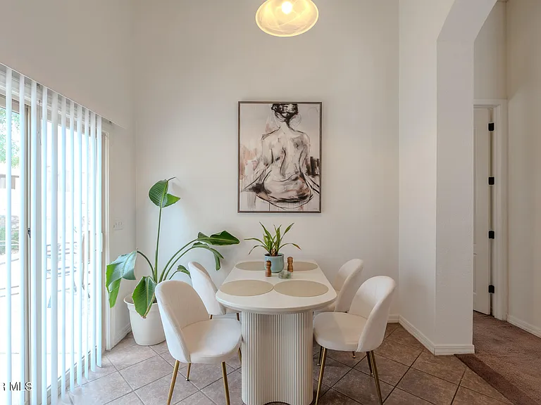 2232 Honour Point Pl — Photo 15