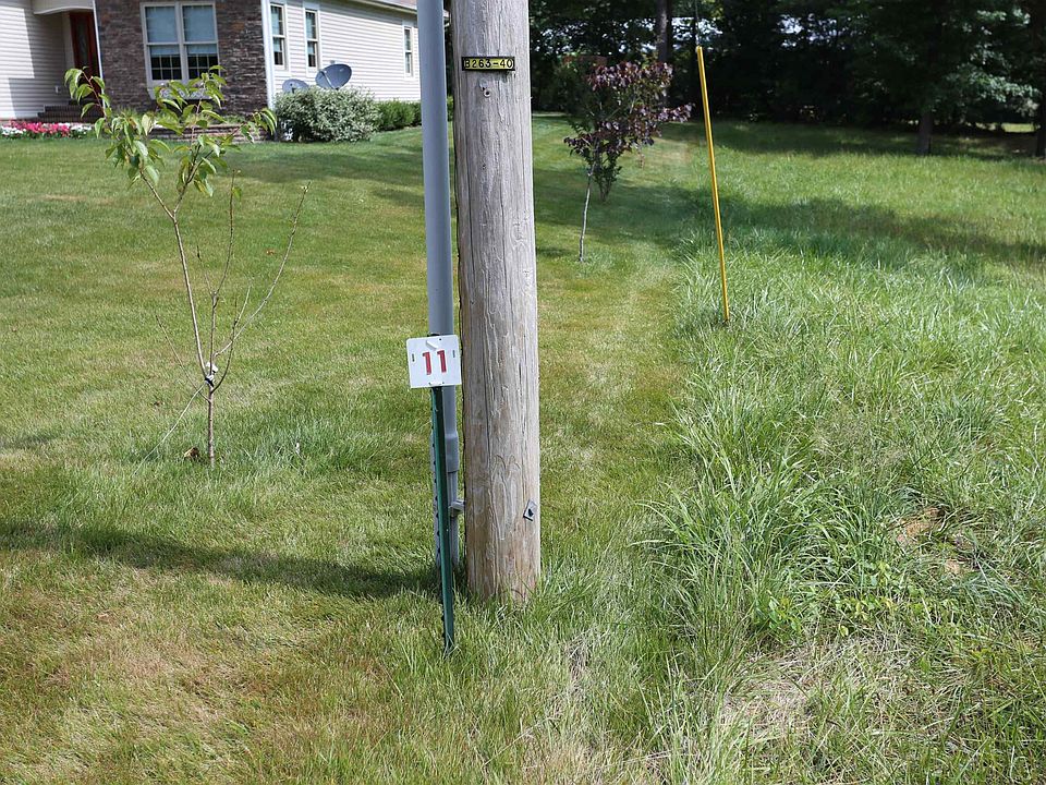 1st image of 11 Pine View Dr