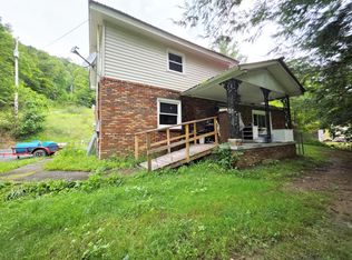 55 Cletis Webb Rd, Phyllis, KY 41554
