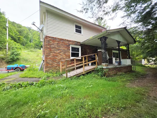55 Cletis Webb Rd, Phyllis, KY 41554