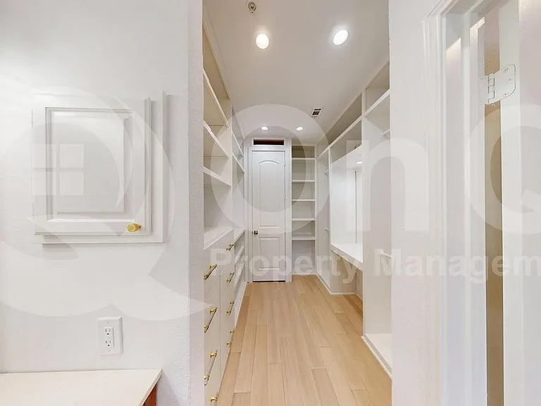 6000 Auburndale Ave #B — Photo 17