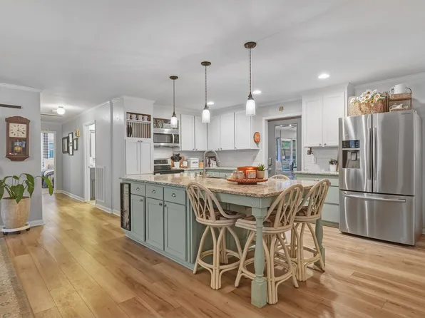 811 Hogans Branch Rd, Hendersonville, TN 37075