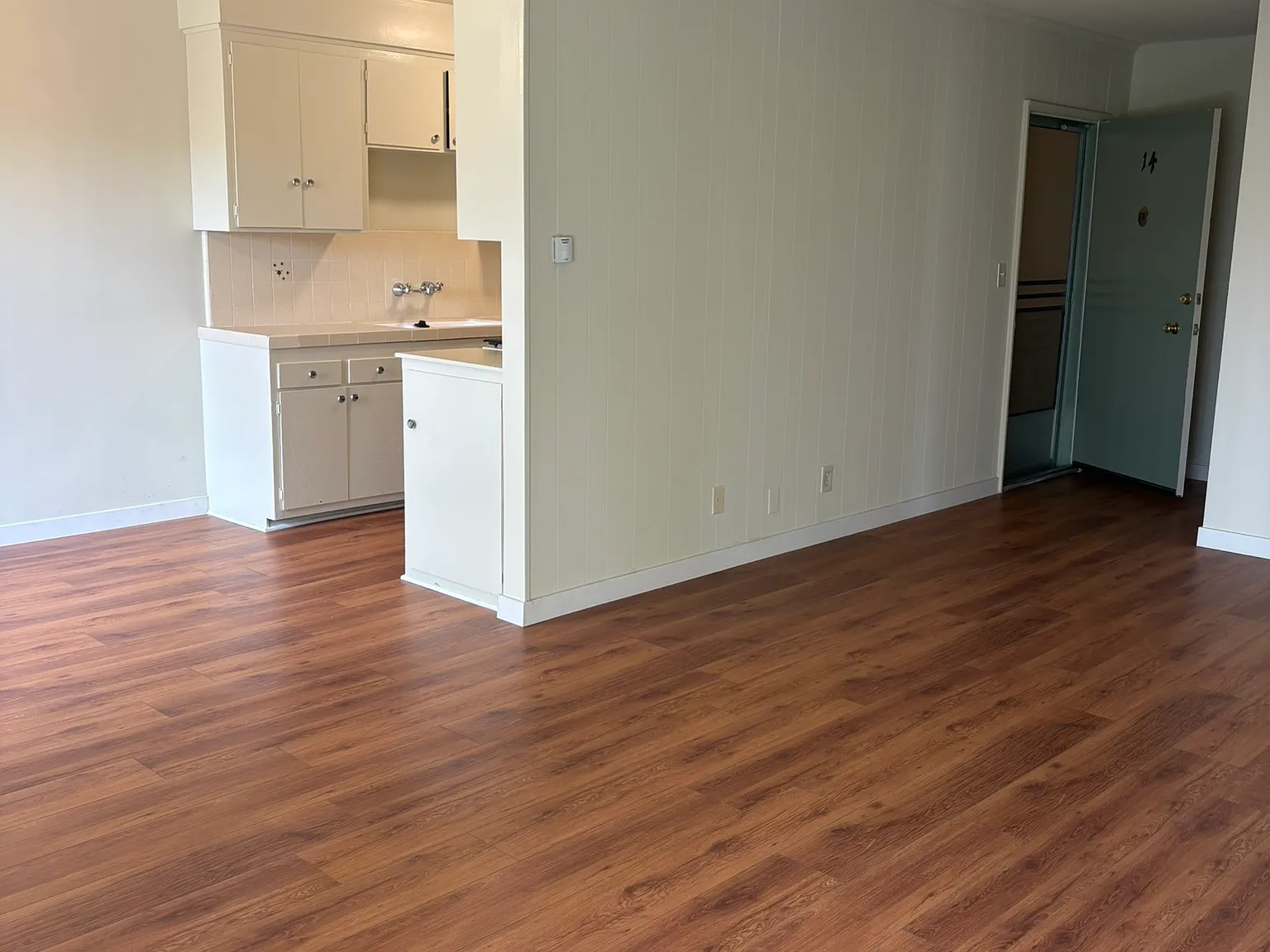 12405 Weddington St — Photo 3