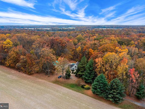 2nd image of 300 Windy Acres Farm Ln