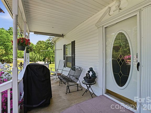 4th image of 286 Battleground Rd
