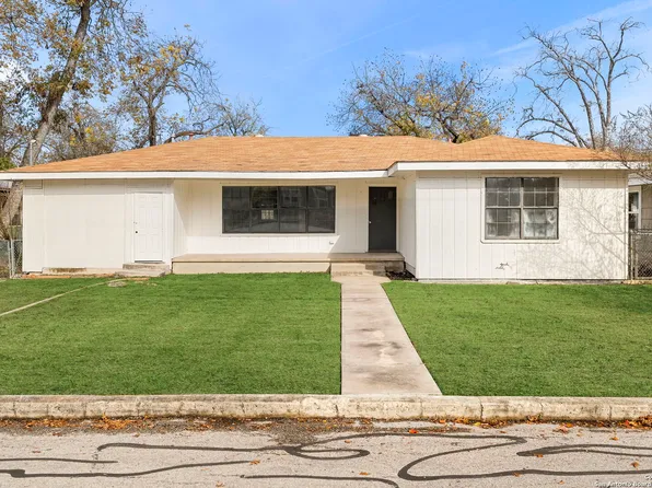 567 AVENUE A, New Braunfels, TX 78130