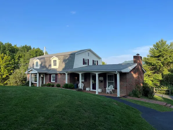 396 Cordelia St, Cedar Bluff, VA 24609