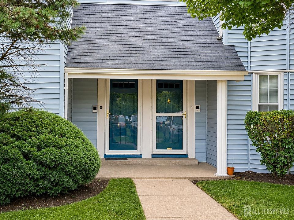 1st image of 47 Tanglewood Ct