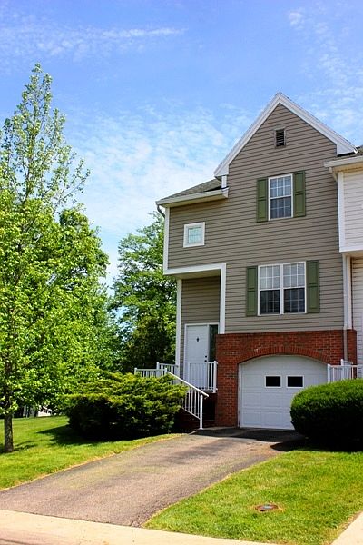1st image of 26 Westfield Pl