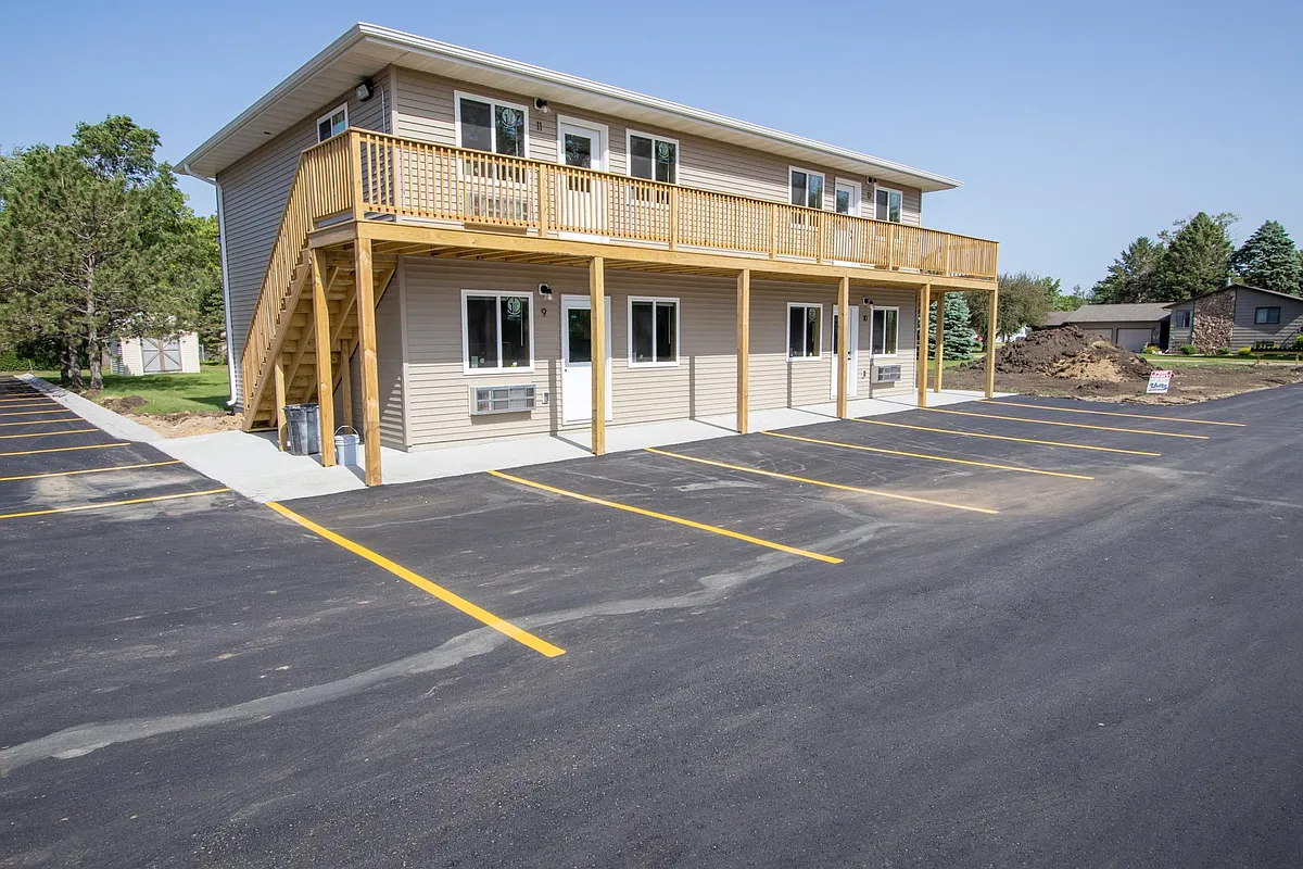 Building Photo - Meadow Creek Apartments