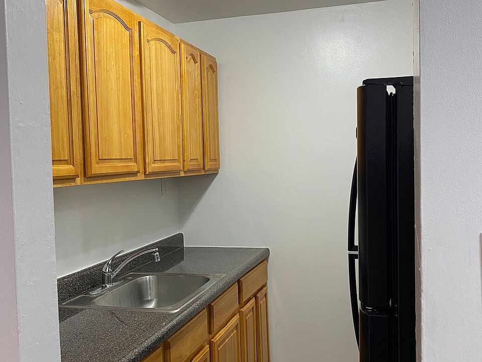 1st image of 140 Washington St APT C5