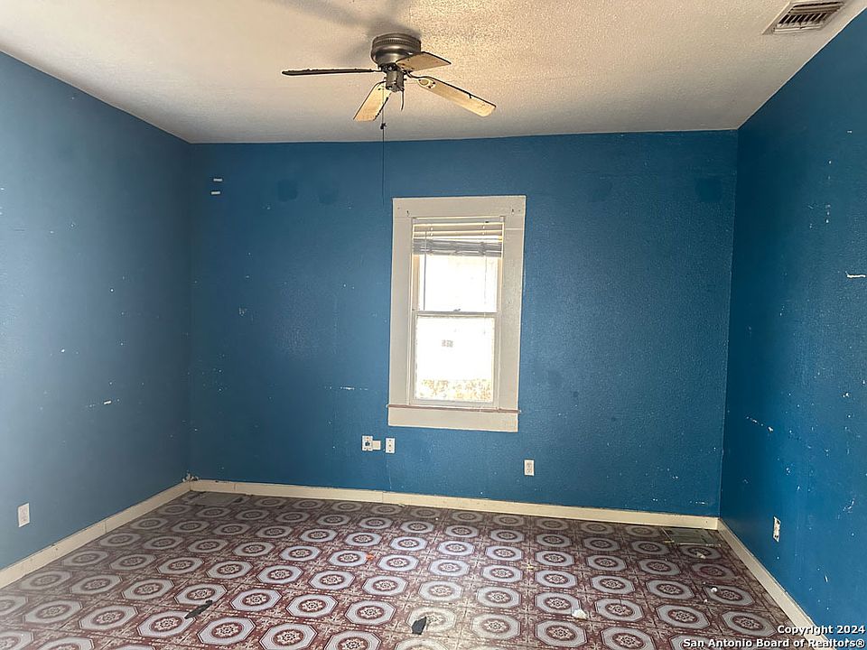 2nd image of 621 PRADO ST