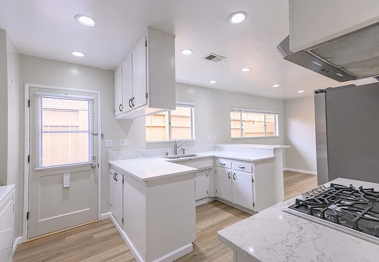 358 I Ave — Photo 8