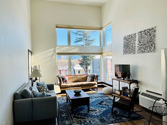 2nd image of 825 Grand Ave #300