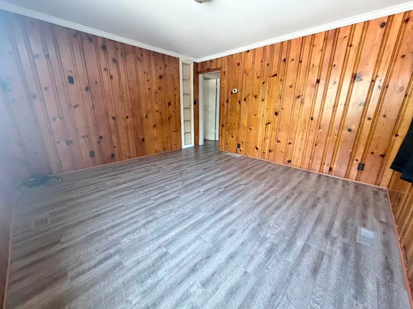 415 1/2 N Market St APT C, Mount Carmel, IL 62863