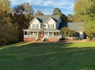 146 Dearon Ln, Pilot Mtn, NC 27041