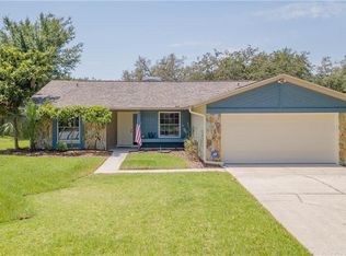 8005 Dumont Ct, Temple Terrace, FL 33637