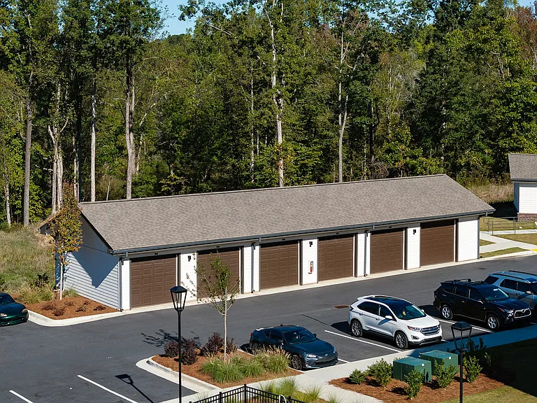 Aura Creekside Apartments — Photo 38