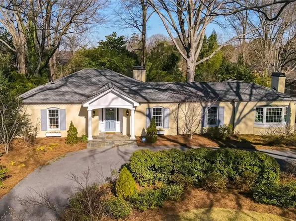 2927 Country Club Rd, Winston Salem, NC 27104