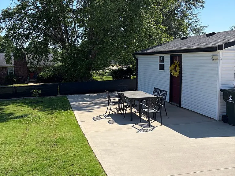 202 Roscoe Dr — Photo 15