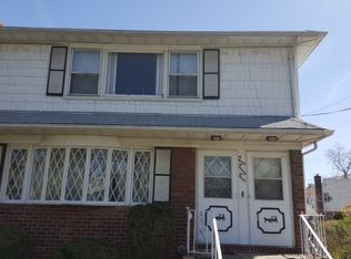 4023 208th St, Bayside, NY 11361